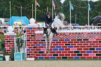 Guy Williams lands the eVet Puissance with the legendary big wall specialist Mr Blue Sky UK